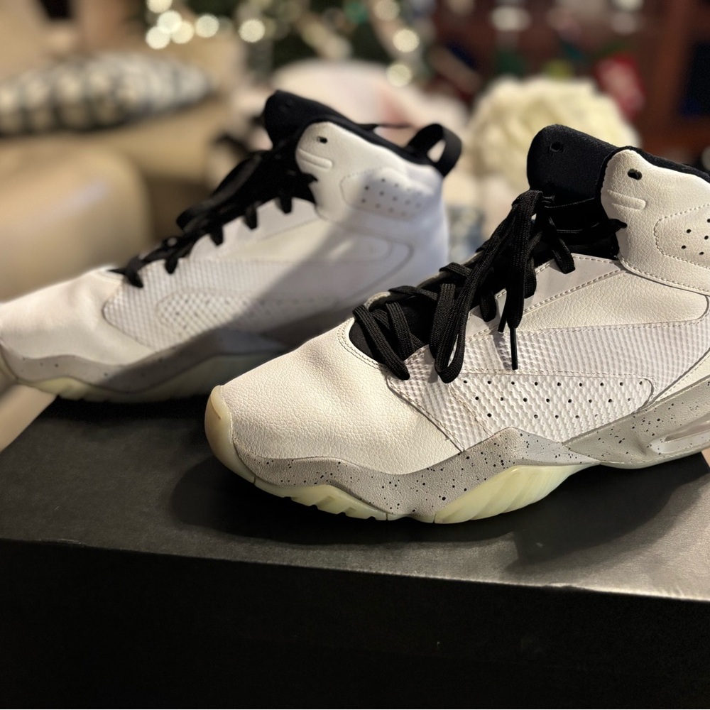 Jordan men’s Lift Off White and Black Sneakers size 11.5. Worn once - Picture 3 of 7